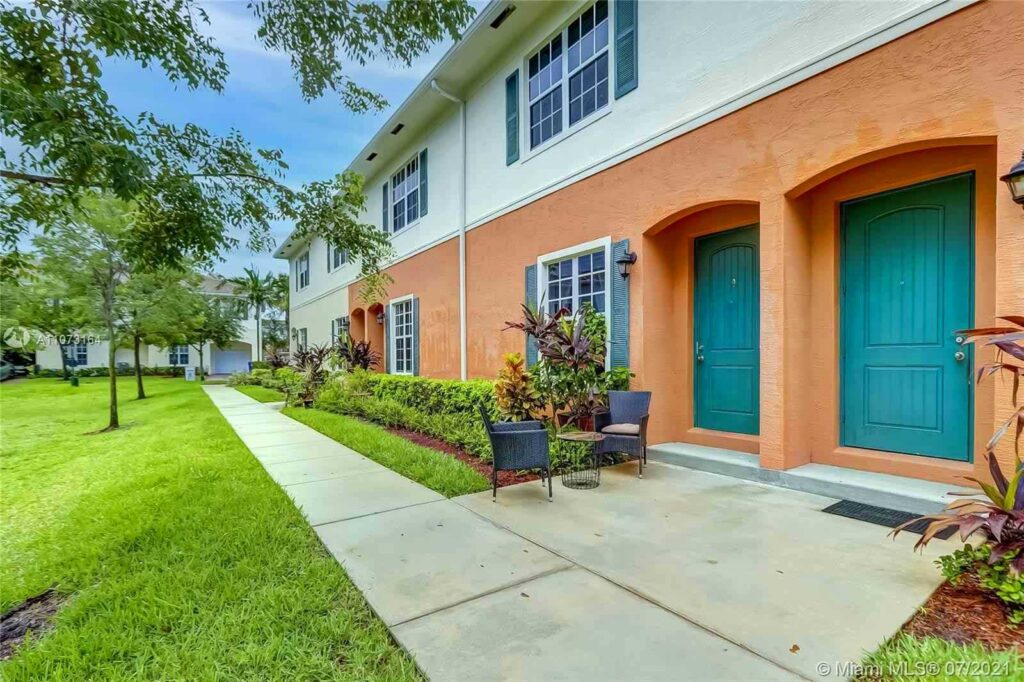 boca raton real estate for sale, carolyn v mcnamara, coldwell banker, Real Estate Coral Springs, Deerfield Beach Real Estate, DeerCreek Real Estate, CVM Realty, buying homes in south florida, 5 star reviews, testimonial, Carolyn mcnamara realtor